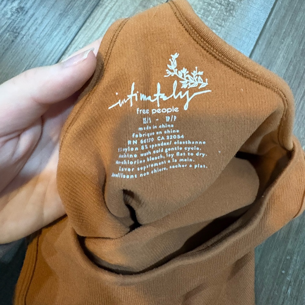 Razor Back Tank Top - Picture 3 of 3